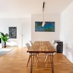 Modern Chiswick Apartment